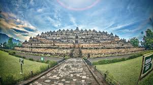 Candi Borobudur: Keindahan dan Sejarah Candi Buddha Terbesar di Dunia